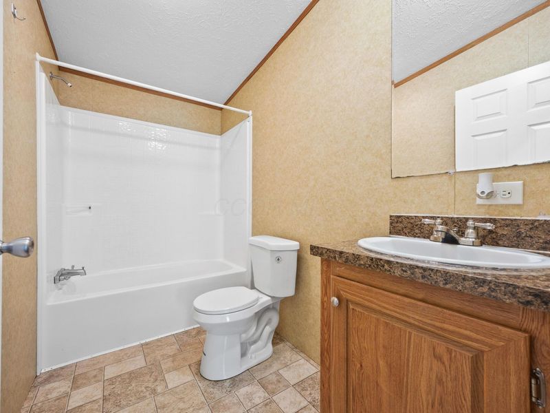 9176 Baker Road NE, Saint Louisville, OH 43071 Photo 26