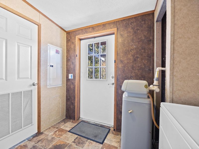 9176 Baker Road NE, Saint Louisville, OH 43071 Photo 29