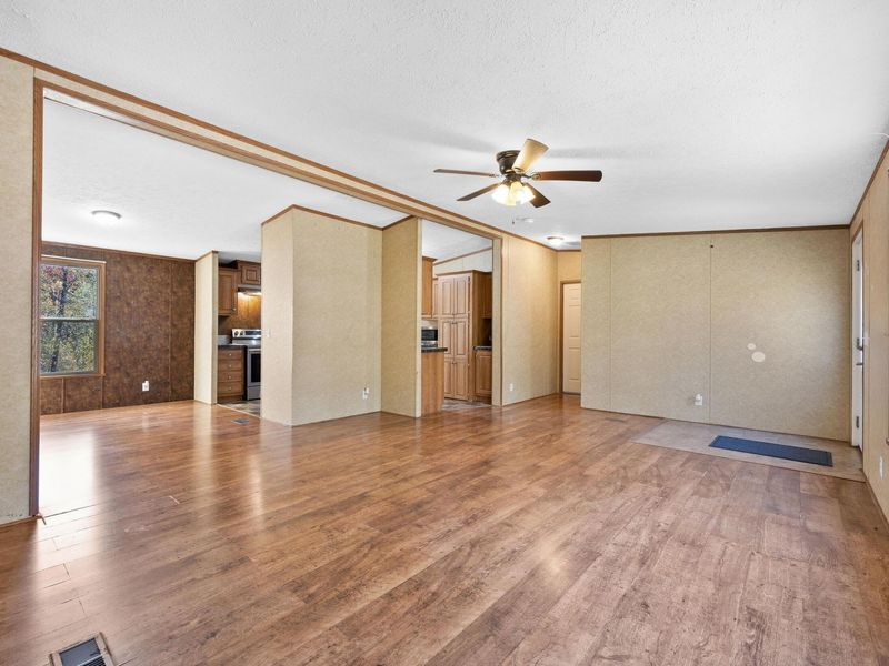 9176 Baker Road NE, Saint Louisville, OH 43071 Photo 8