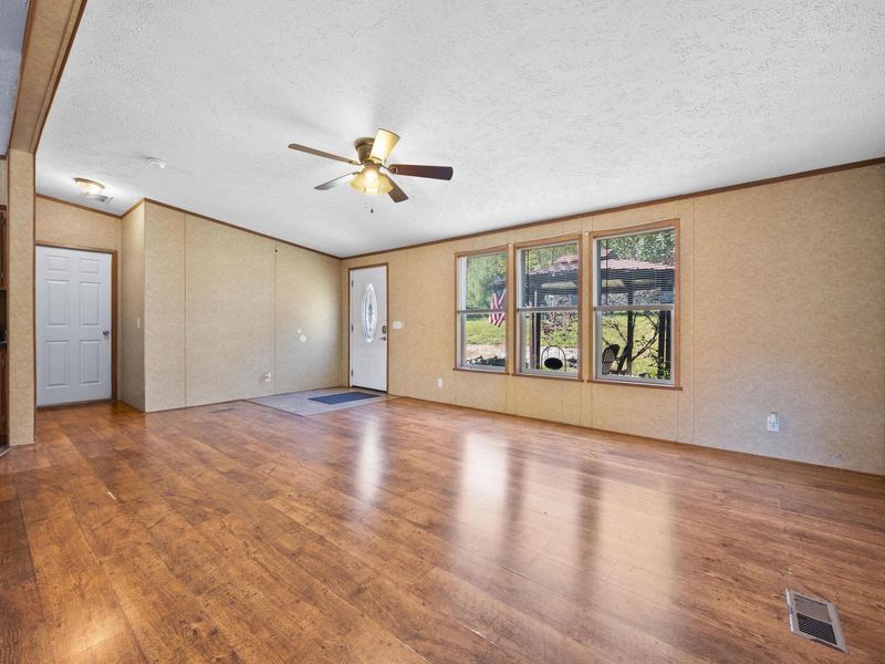 9176 Baker Road NE, Saint Louisville, OH 43071 Photo 8