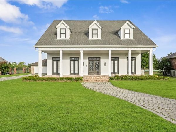 5741 EASTOVER Drive, New Orleans, LA 70128