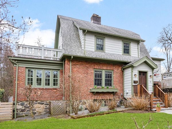 35 Wildwood Road, New Rochelle, NY 10804