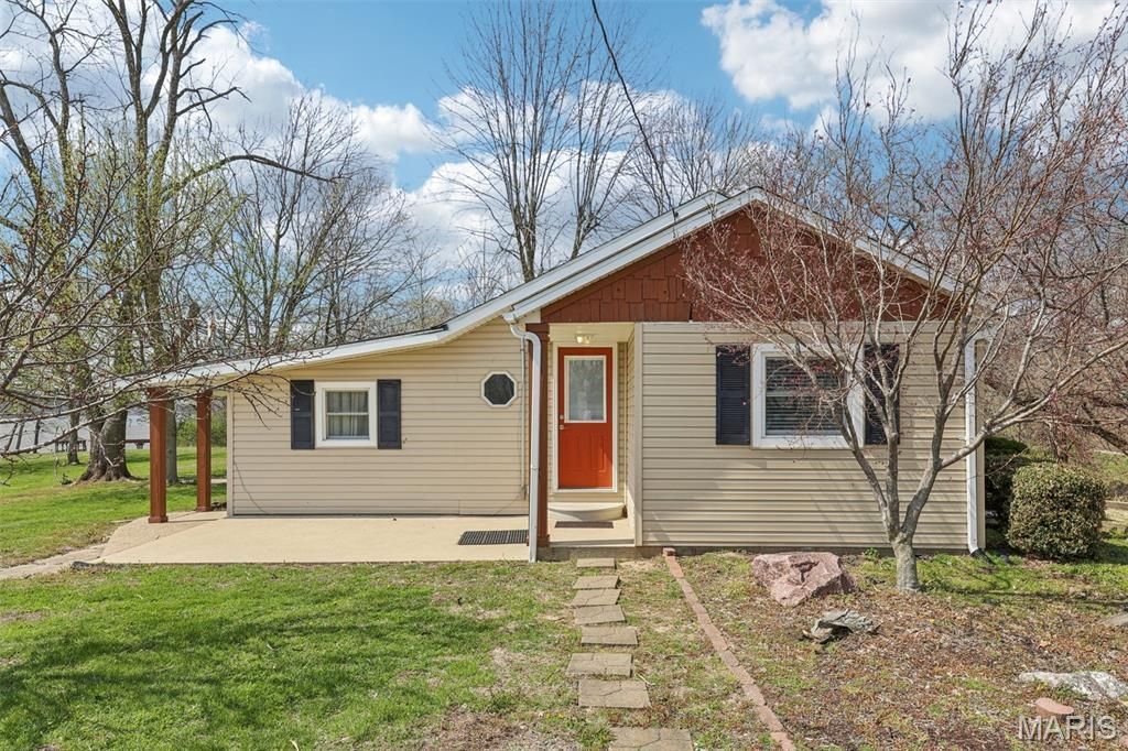 1408 Nursery Avenue, Greenville, IL 62246 Main Photo