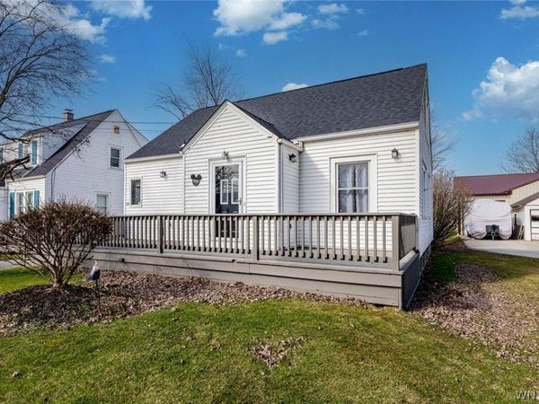 788 Beach Rd , Cheektowaga, NY 14225