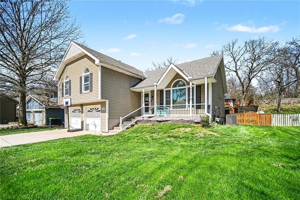 508 NW 73rd Terrace, Kansas City, MO 64118 Main Photo