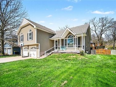 508 NW 73rd Terrace, Kansas City, MO 64118