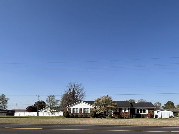 1410 W Main , Walnut Ridge, AR 72476