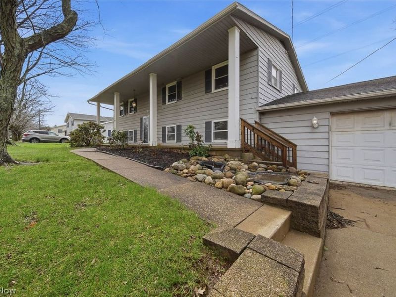 3770 Dotwood Street NW, North Canton, OH 44720 Photo 4