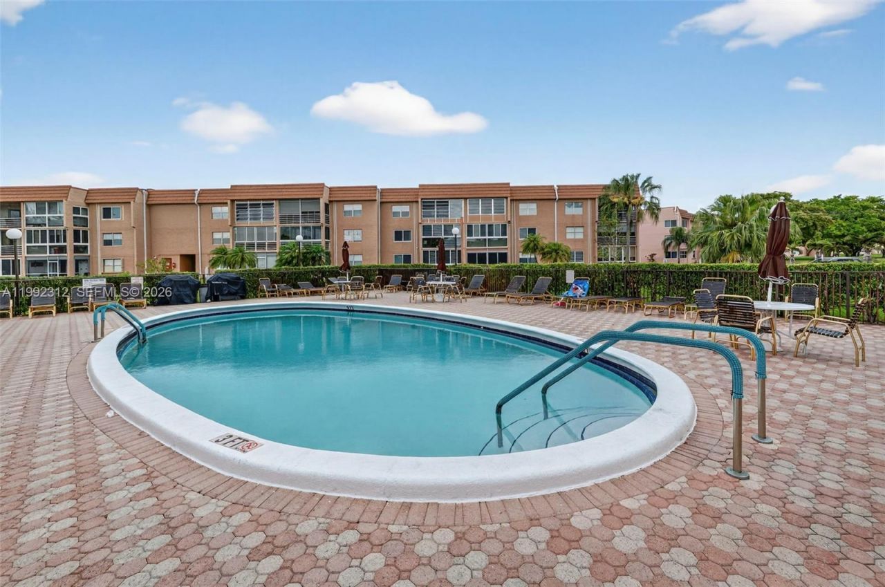 9821 Sunrise Lakes Blvd , Unit 107, Sunrise, FL 33322 Photo