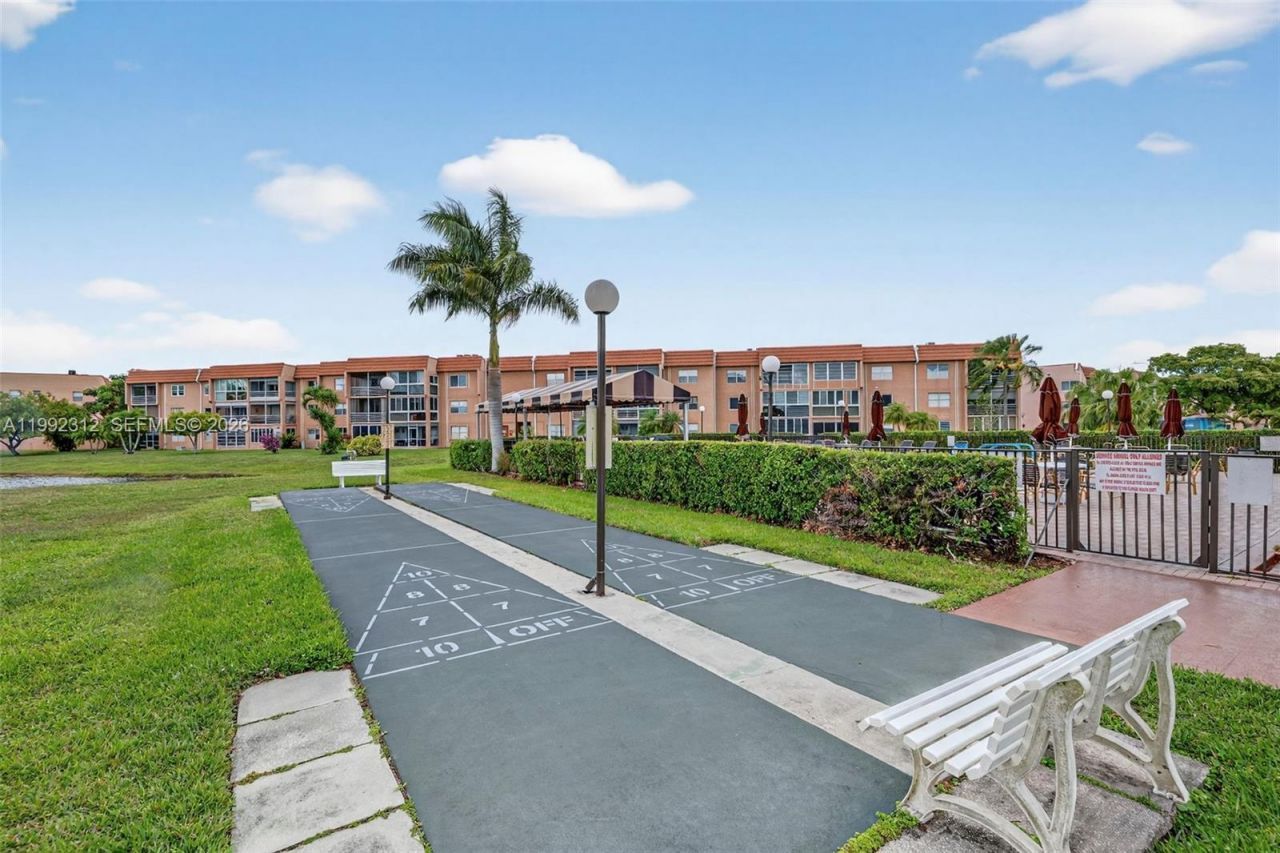 9821 Sunrise Lakes Blvd , Unit 107, Sunrise, FL 33322 Photo