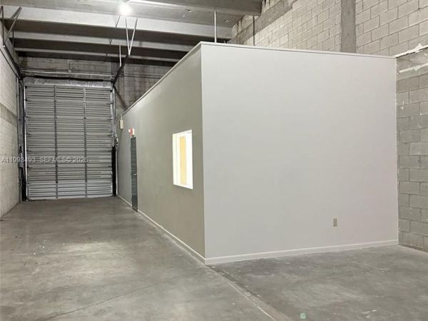 Unit 27, Medley, FL 33166