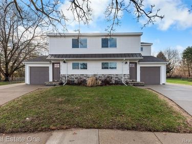 22174 Brookfield Drive, South Lyon, MI 48178