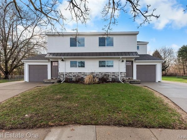 22174 Brookfield Drive, South Lyon, MI 48178