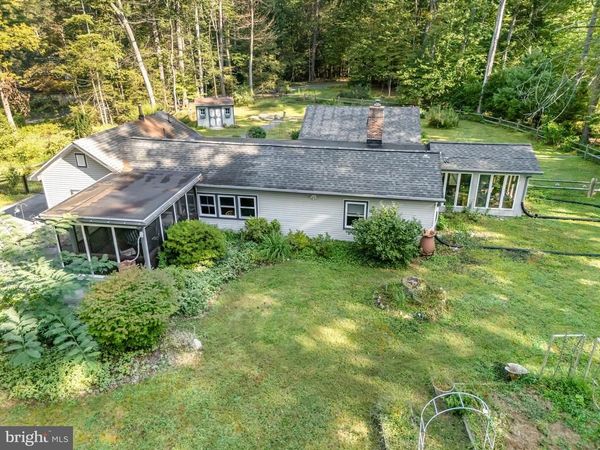 1649 MOUNTAIN ROAD, HARRISBURG, PA 17112