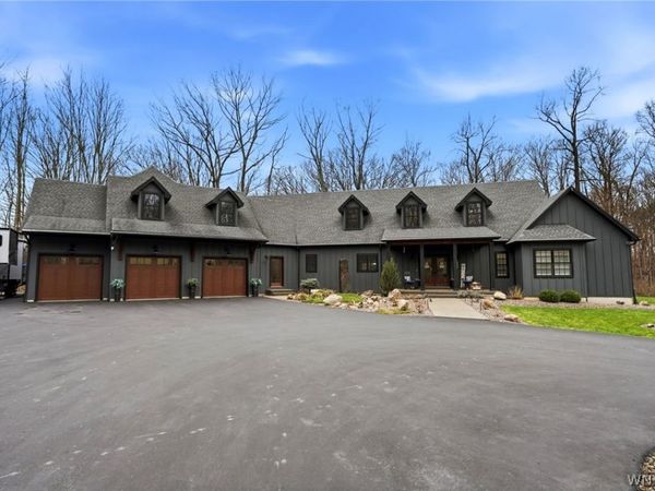 1049 Willardshire Road , Orchard Park, NY 14127