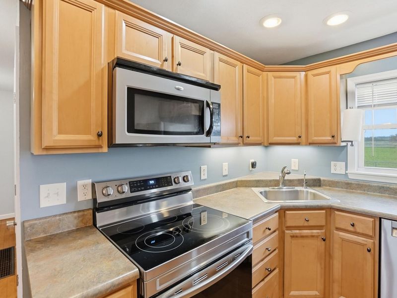 281 W Jackson Road, Springfield, OH 45502 Photo 8