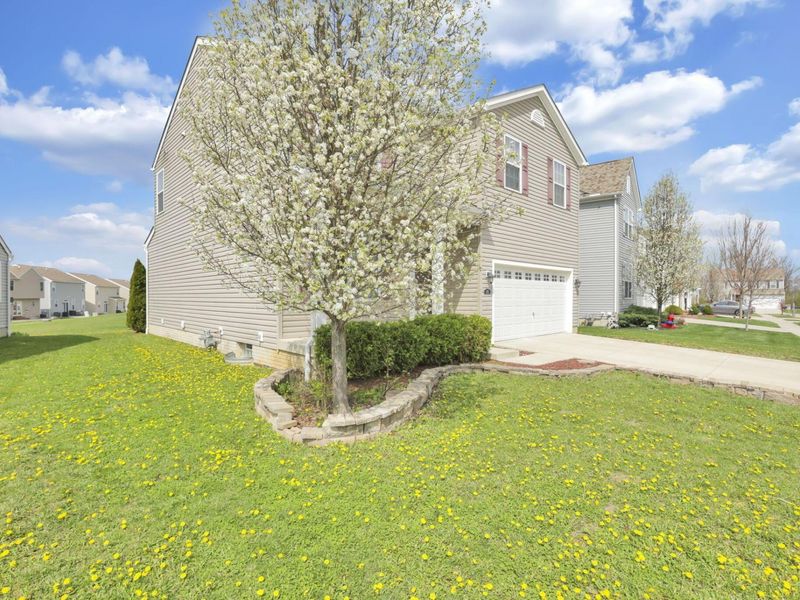 175 Poe Avenue , Lithopolis, OH 43136 Photo 2