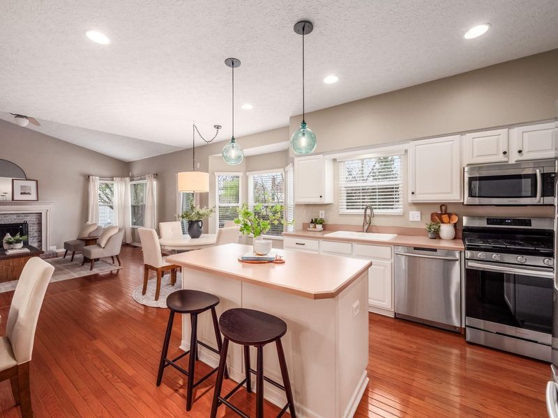 184 Stamford Drive, Powell, OH 43065 Photo 3