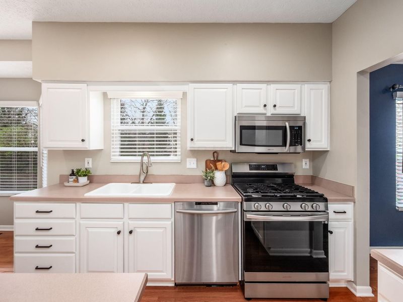 184 Stamford Drive, Powell, OH 43065 Photo 5