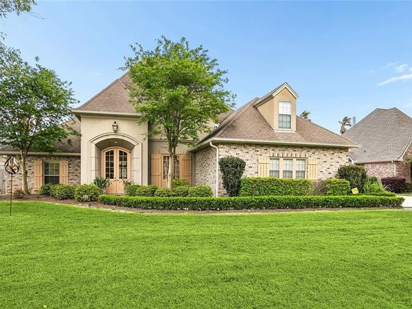 56 ROBYN Place, Mandeville, LA 70471