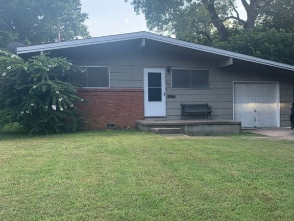 623 NE Elmhurst Avenue , Bartlesville, OK 74006