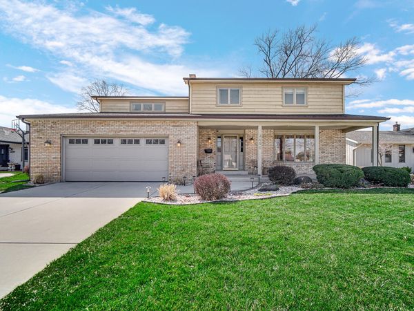 9456 Walnut Drive, Munster, IN 46321