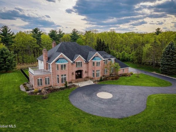 9 Sage Estate, Menands, NY 12204