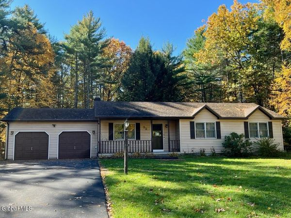 32 Linette Lane, Queensbury, NY 12804