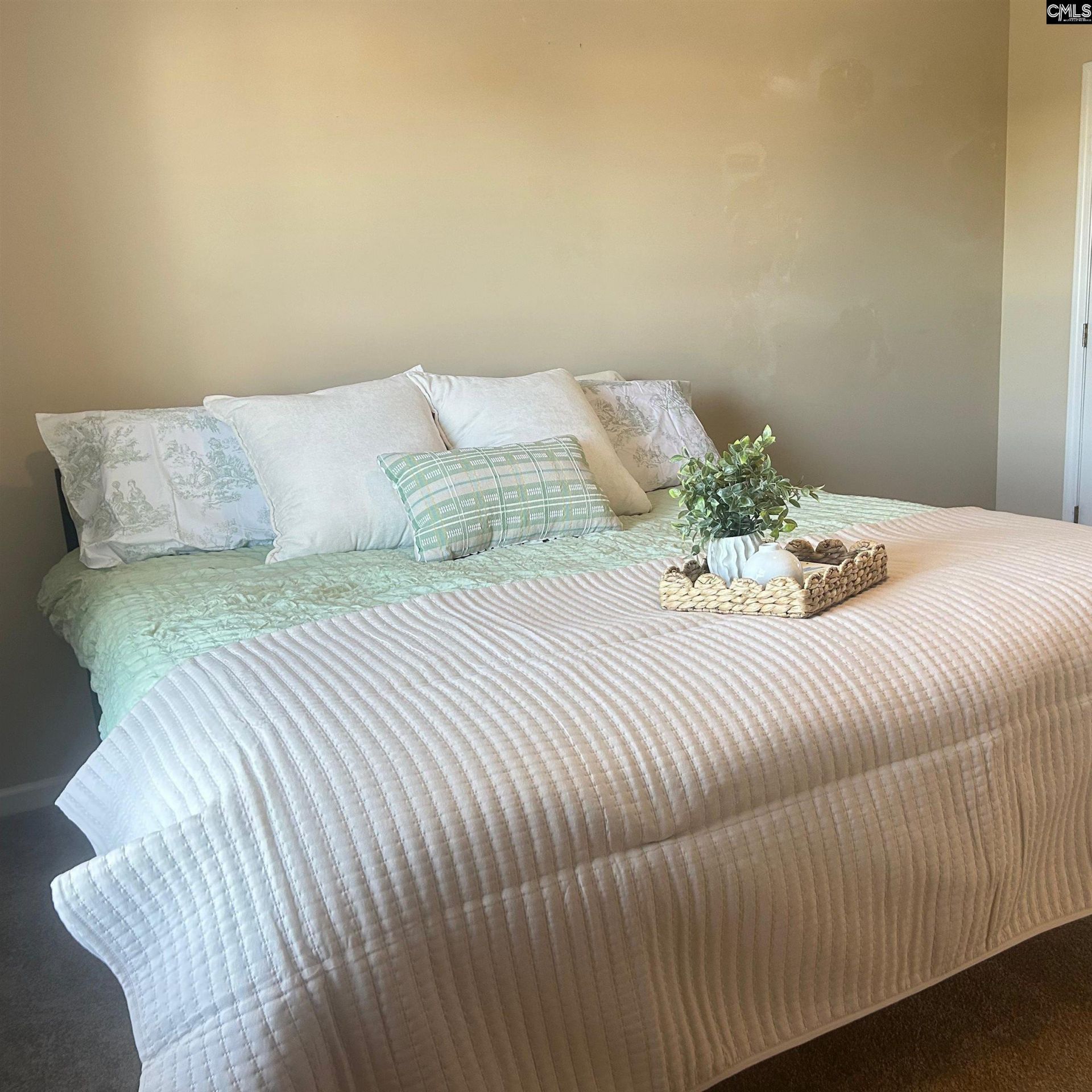 203 E Waverly Place Court Photo 6