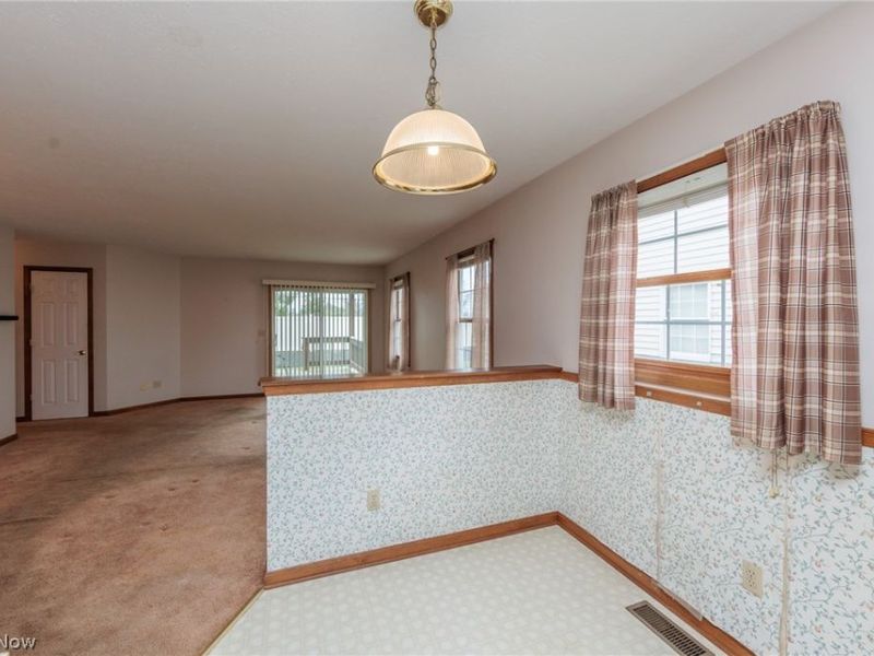 5779 Gateway Lane, Brook Park, OH 44142 Photo 18