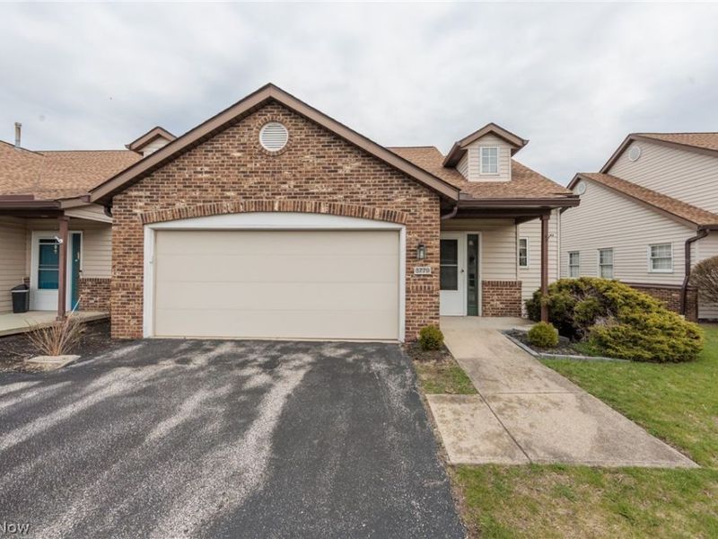 5779 Gateway Lane, Brook Park, OH 44142 Photo 2