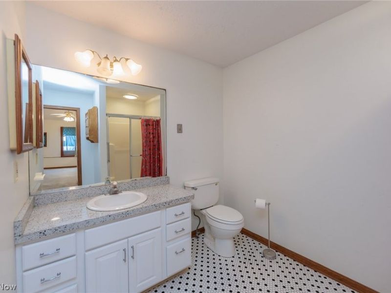 5779 Gateway Lane, Brook Park, OH 44142 Photo 33