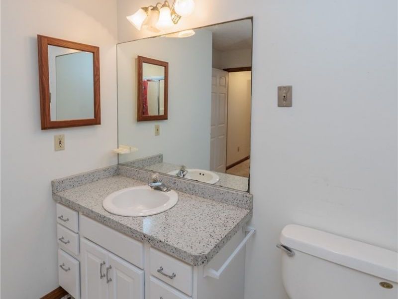 5779 Gateway Lane, Brook Park, OH 44142 Photo 34