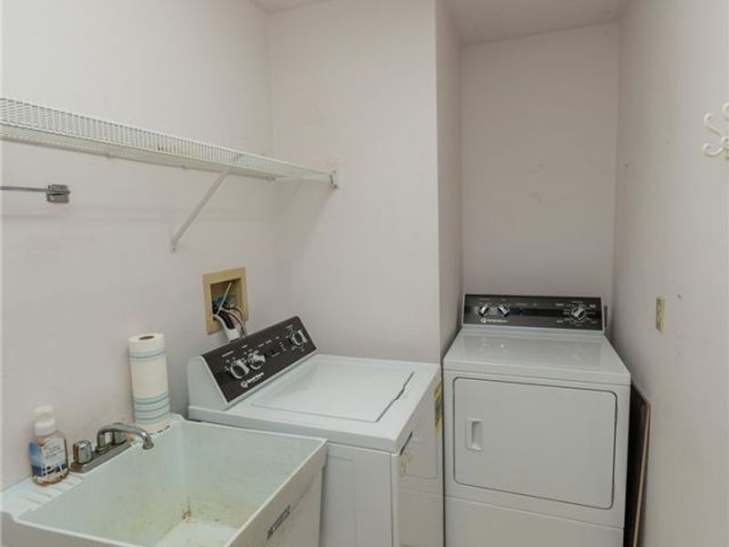 5779 Gateway Lane, Brook Park, OH 44142 Photo 36