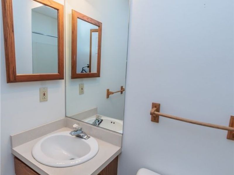 5779 Gateway Lane, Brook Park, OH 44142 Photo 38