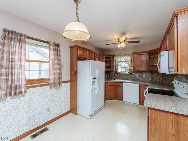 5779 Gateway Lane, Brook Park, OH 44142 Photo 4