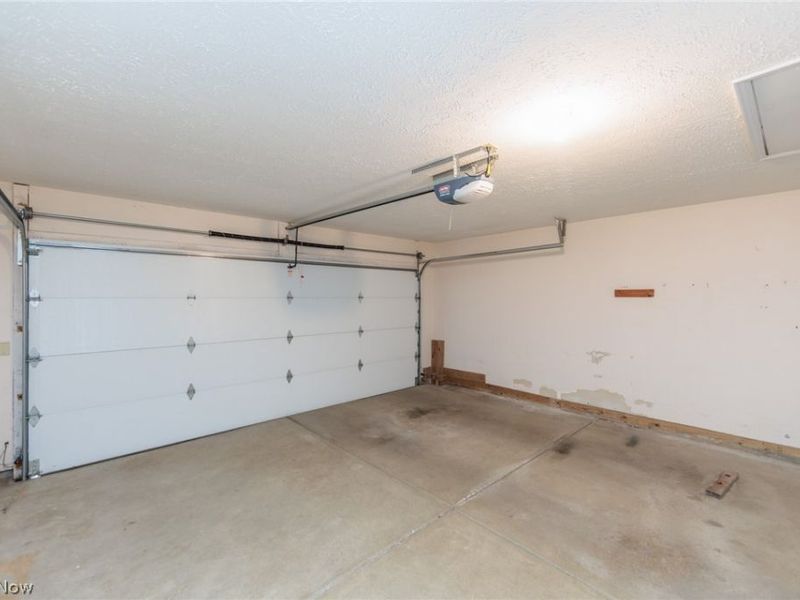 5779 Gateway Lane, Brook Park, OH 44142 Photo 42