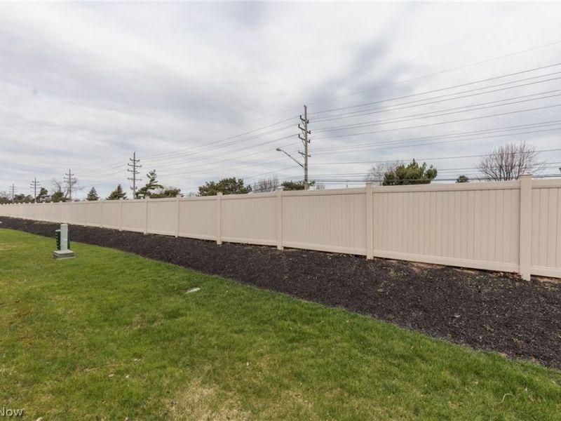 5779 Gateway Lane, Brook Park, OH 44142 Photo 45