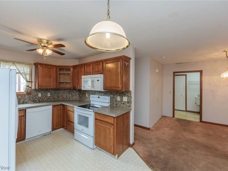 5779 Gateway Lane, Brook Park, OH 44142 Photo 5