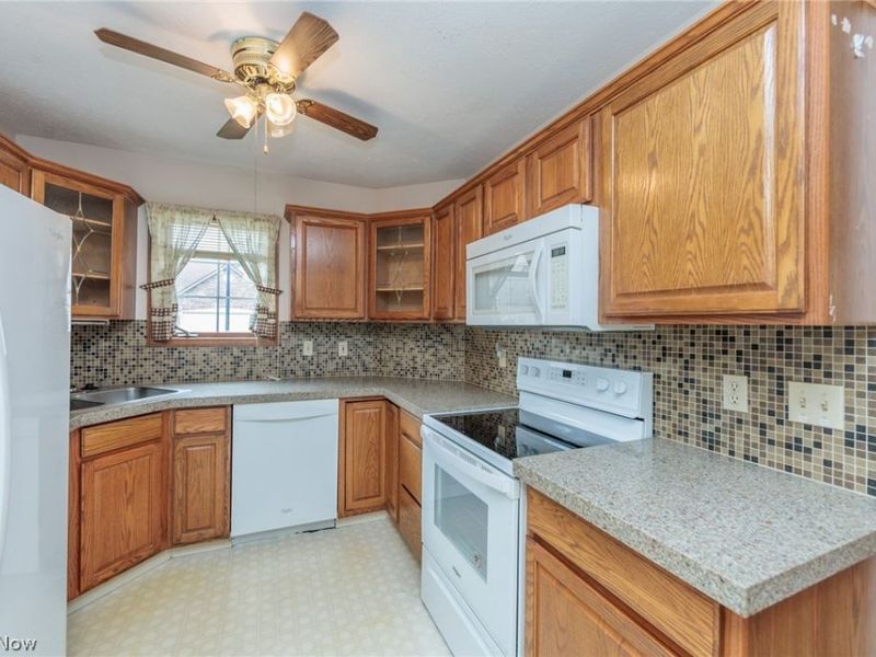 5779 Gateway Lane, Brook Park, OH 44142 Photo 6