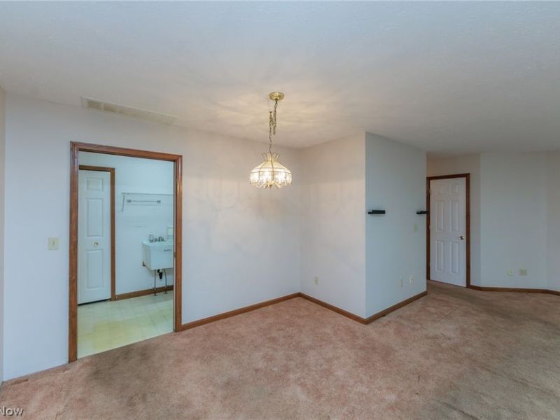 5779 Gateway Lane, Brook Park, OH 44142 Photo 7