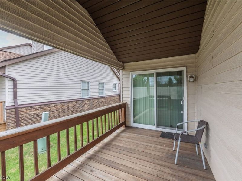 5779 Gateway Lane, Brook Park, OH 44142 Photo 9