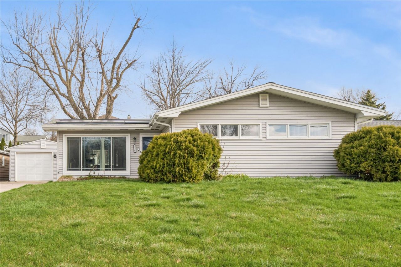 2430 O Avenue Nw, Cedar Rapids, IA 52405 Main Photo