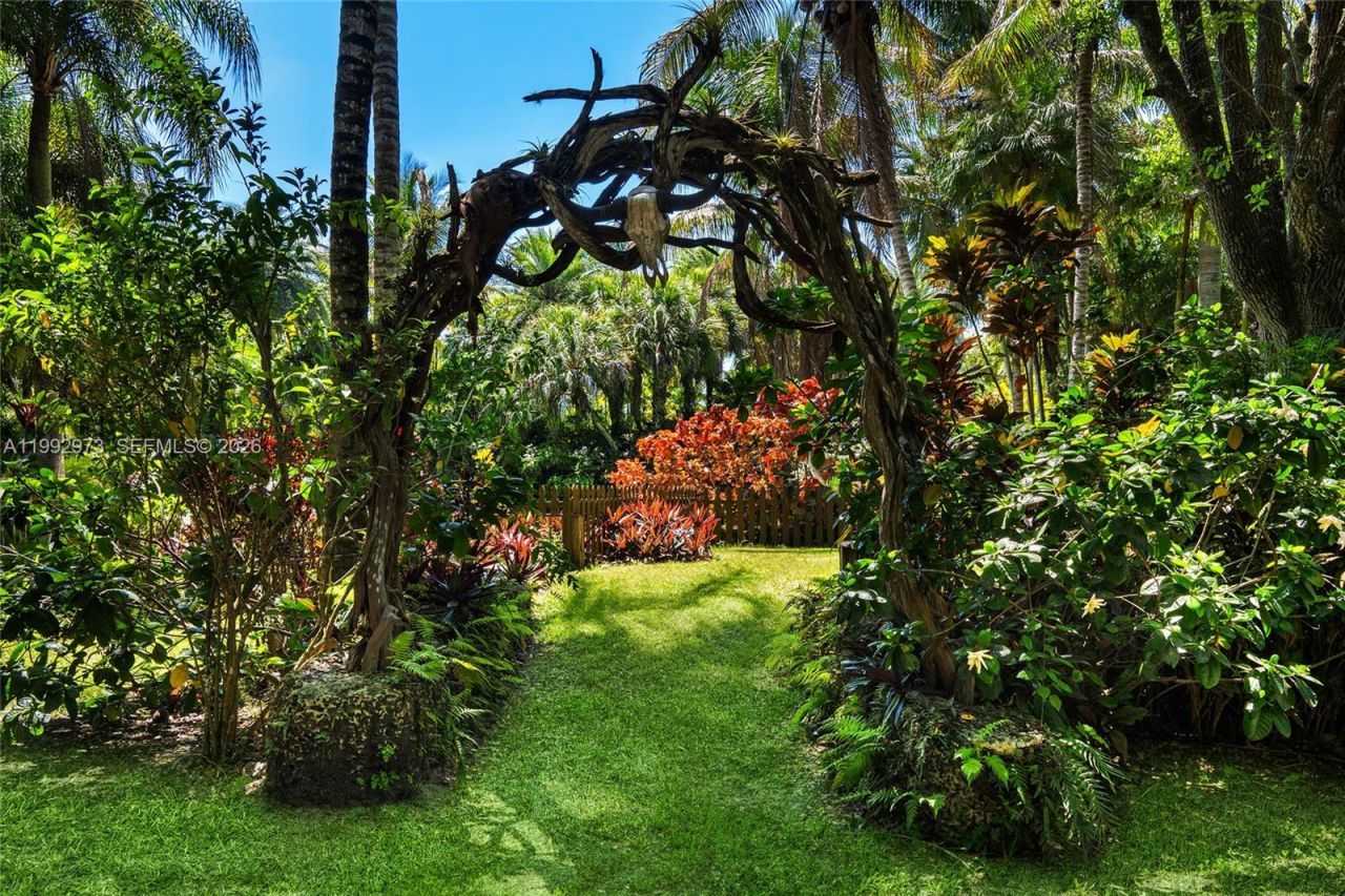 15000 SW 200th St, Miami, FL 33187 Photo