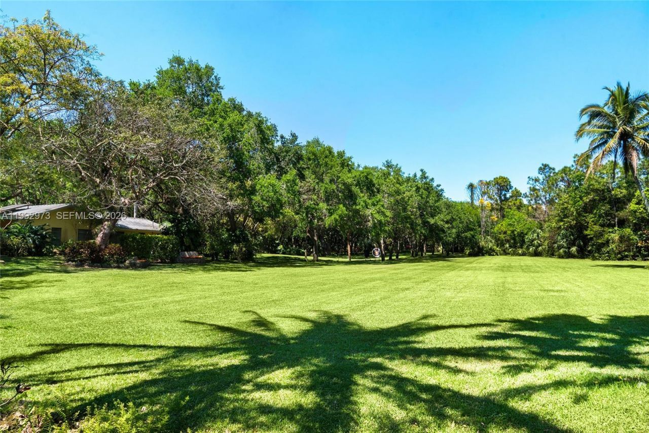 15000 SW 200th St, Miami, FL 33187 Photo