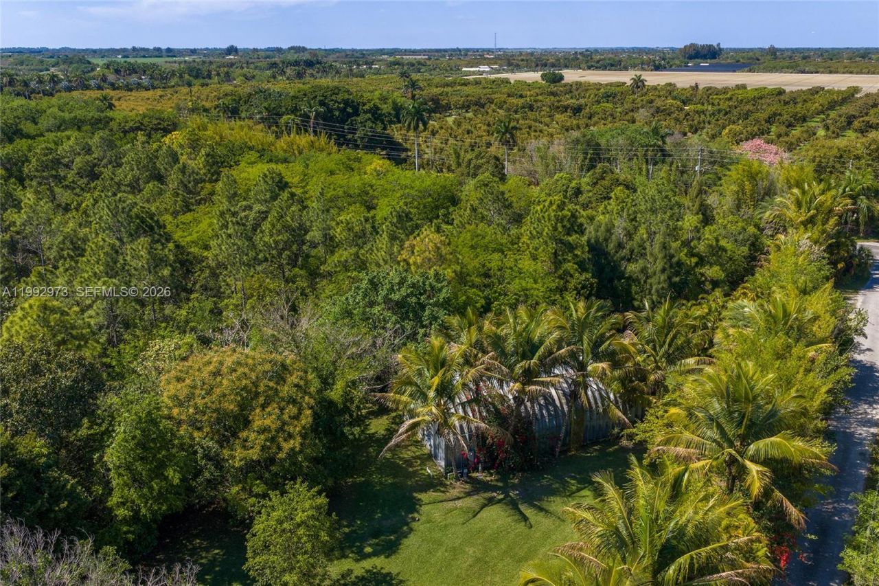 15000 SW 200th St, Miami, FL 33187 Photo