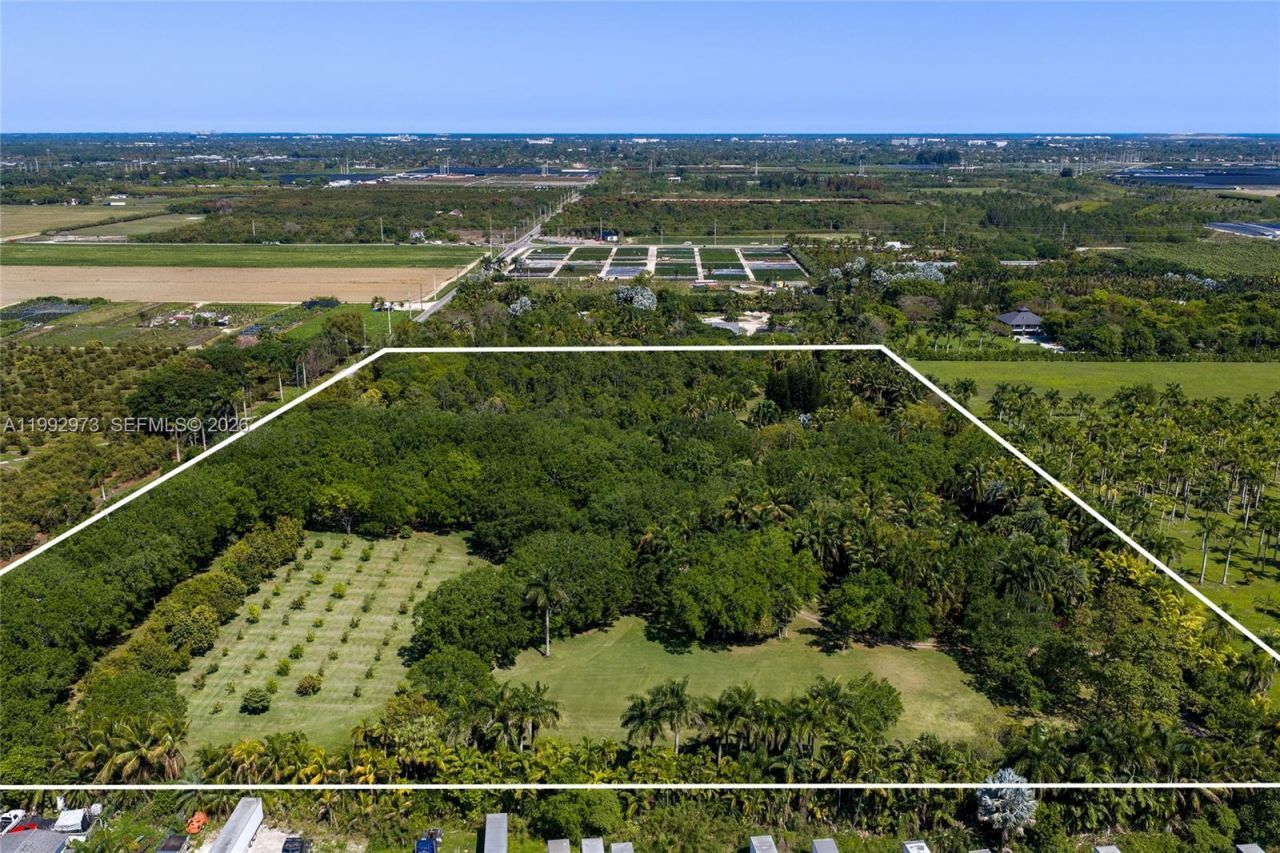 15000 SW 200th St, Miami, FL 33187 Photo