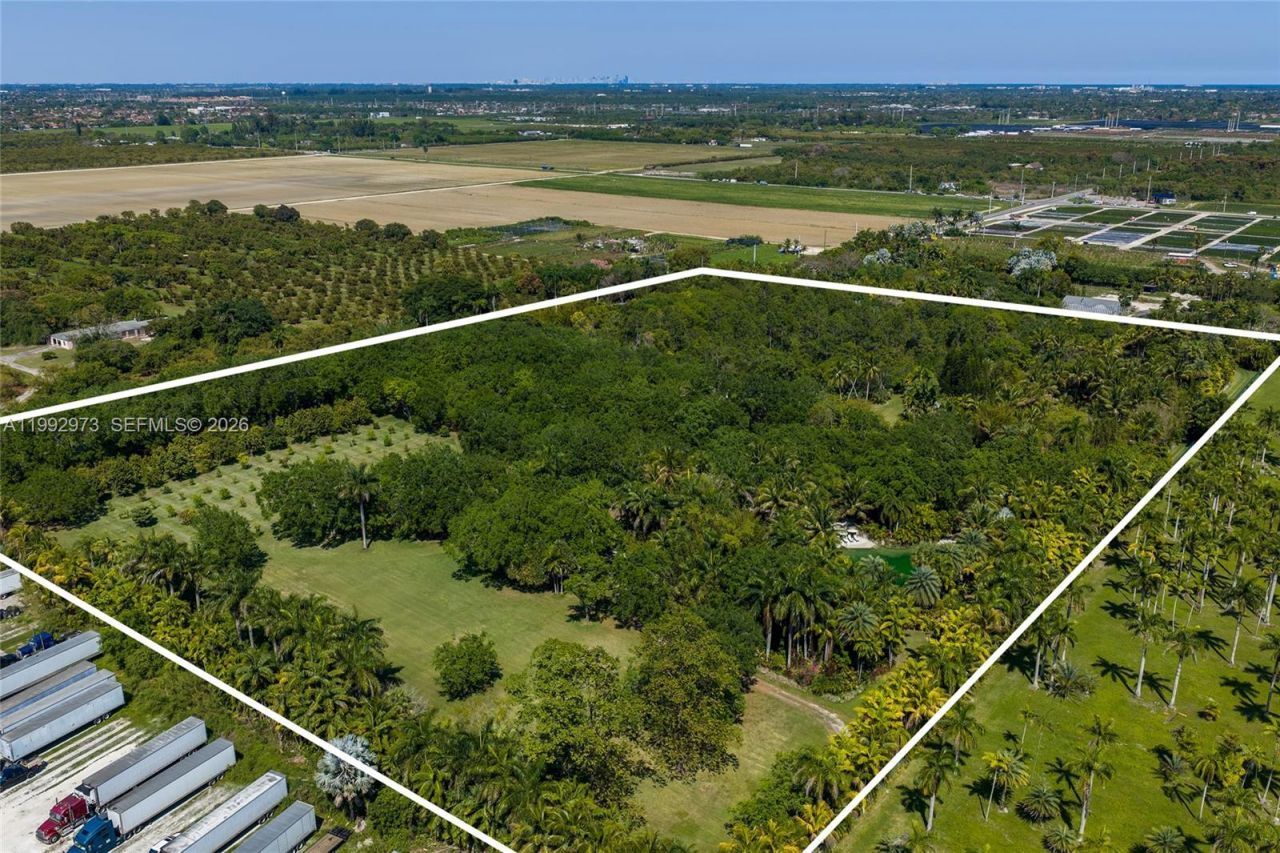 15000 SW 200th St, Miami, FL 33187 Photo