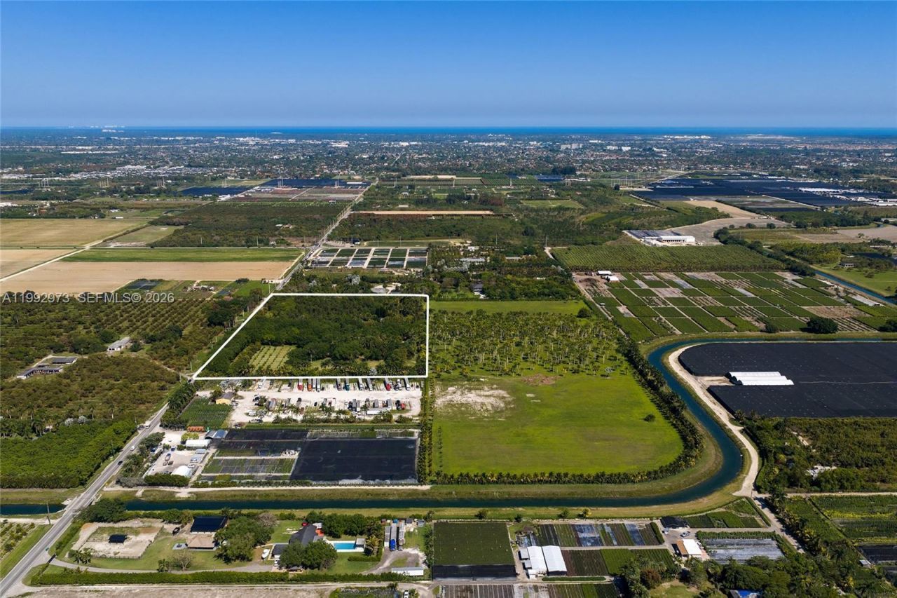 15000 SW 200th St, Miami, FL 33187 Photo