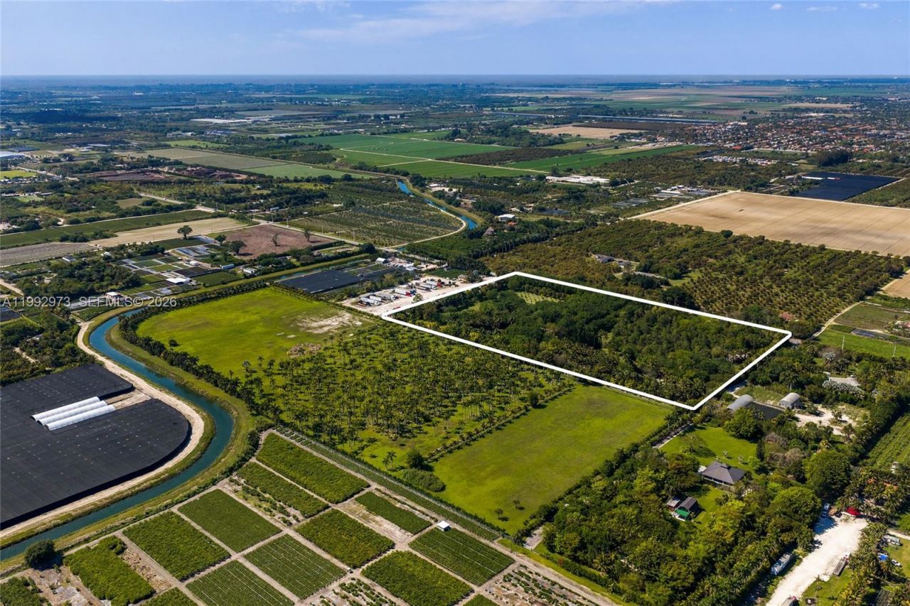 15000 SW 200th St, Miami, FL 33187 Photo